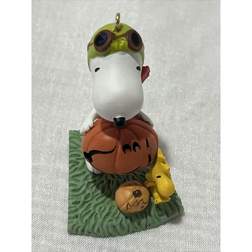 Hallmark 2012 The‎ Peanuts Gang, Snoopy & Woodstock o' Lanterns Halloween
